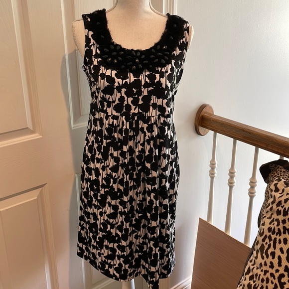 Alfani Dresses & Skirts - Alfani Black & White Dress w/ Black Mesh & Embellishments